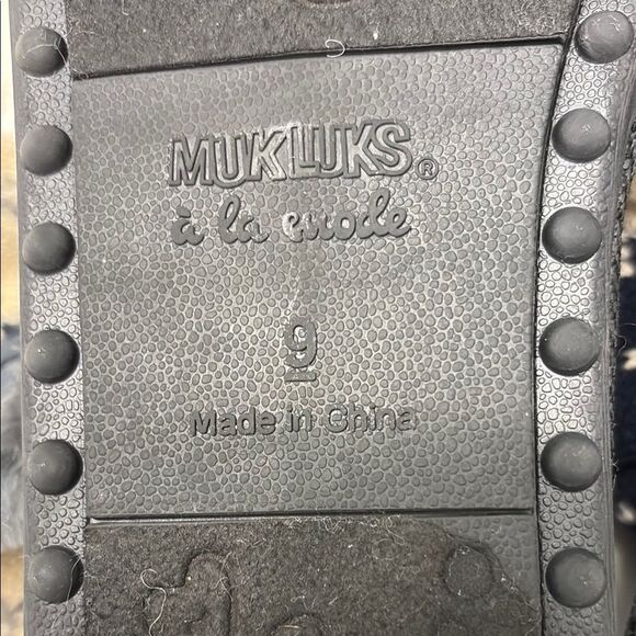 Muk Luks Patterned Knit Boots with Buttons Size 9 - Picture 6 of 7